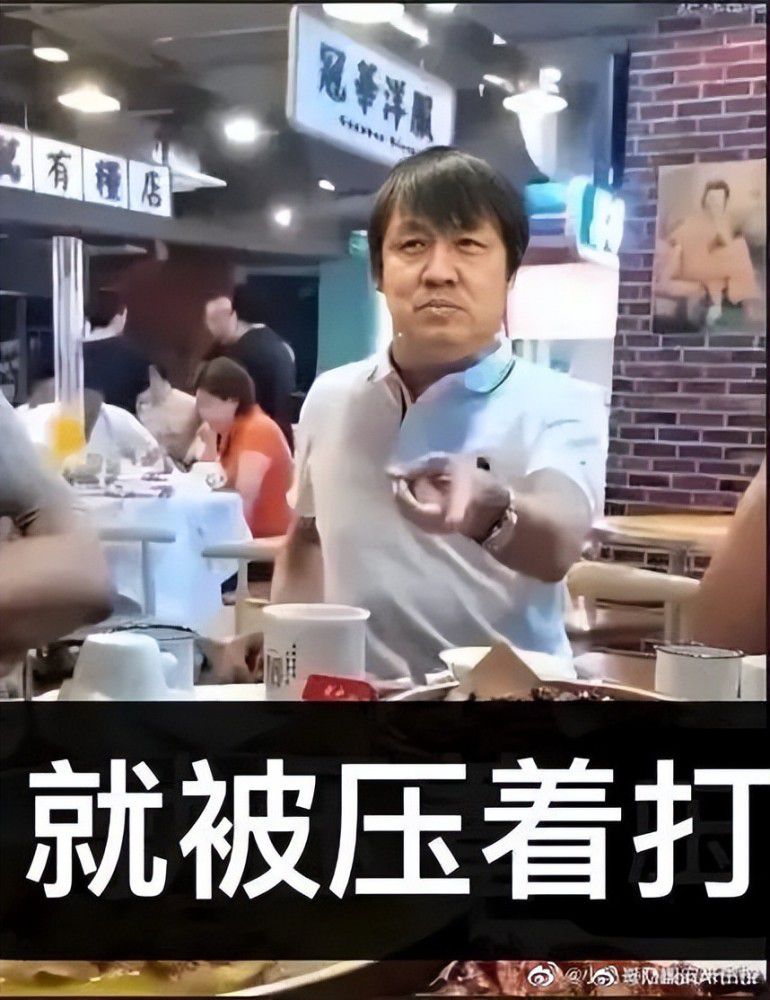 从双方历史交锋战绩对比来看，曼联虽然总体上处于上风，不过球队上赛季曾经客场惨败给利物浦。